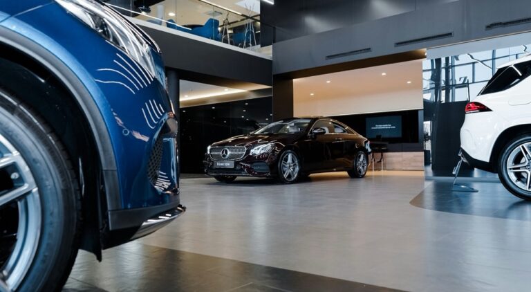What is car lease and how does it compare to financing