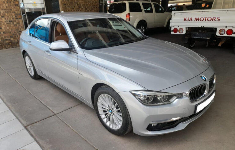 The BMW 320i is all about balance. It’s comfortable enough for long holiday drives, and practical for everyday use